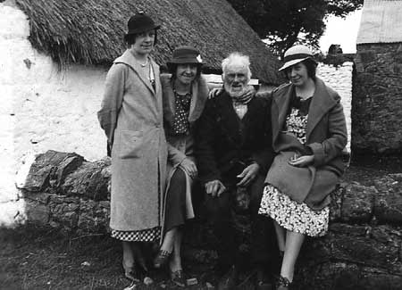 Nellie, Margaret and Kathleen Reilly, gaining a little wisdom from John Mike Smith, Dungimmon